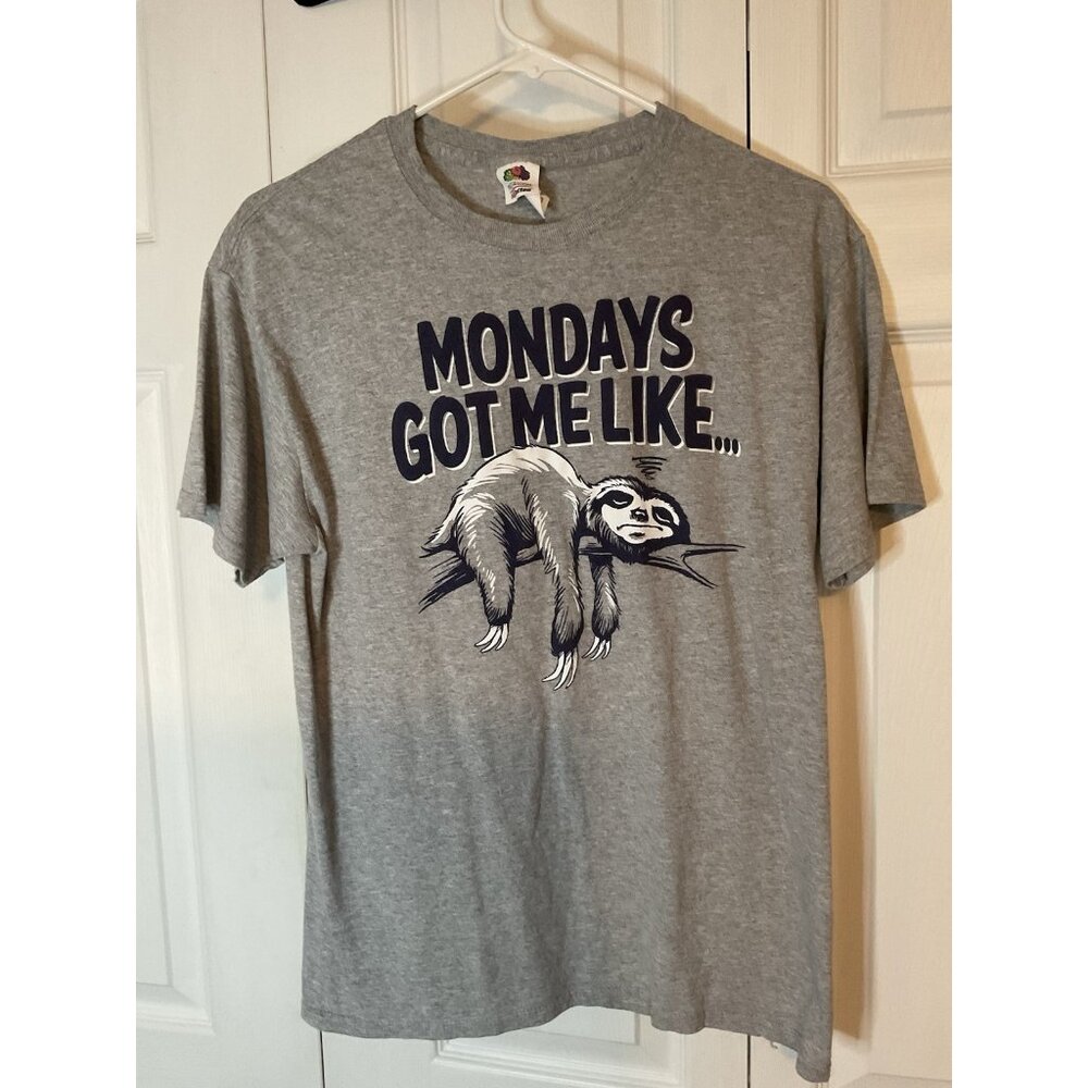 Sloth Gray Mondays Got Me Like … Gray Tee T-Shirt Size Medium